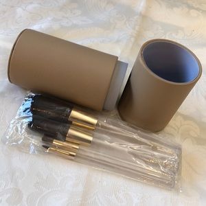 Estée Lauder New Makeup Brushes And Case